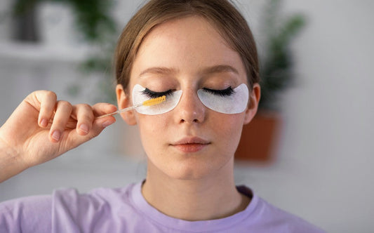 Serums para pestañas y cejas con activos clave: eficacia comprobada y tendencias en formulación